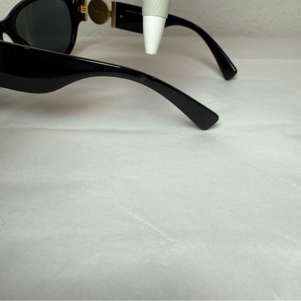 Versace Woman Sunglasses Black Frame, Dark Grey Lenses, 56MM *Authentic * - Picture 6 of 9